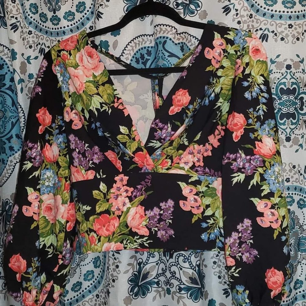 SOLD - Medium Black Floral Bawdy Crop Top EUC